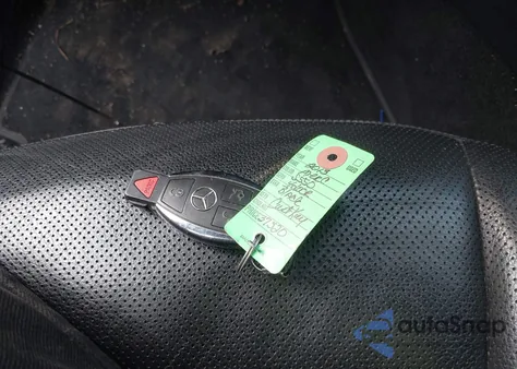 2013 Mercedes-Benz S 550 4Matic z USA, uszkodzony, nr VIN WDDNG9EB2DA536759